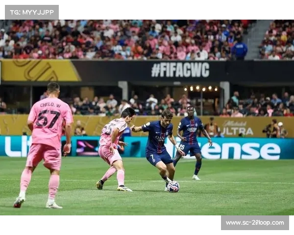 土耳其足球超级联赛热血激战 球迷激情四溢掀起观赛狂潮 土耳其足球超级联赛热血激战 球迷激情四溢掀起观赛狂潮